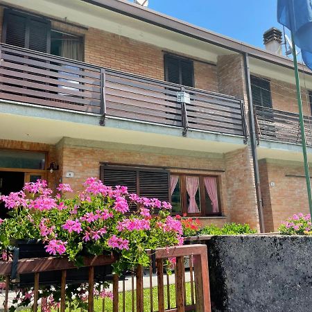 Casa A Schiera Fronte Lago Con Giardino Барчіс Екстер'єр фото