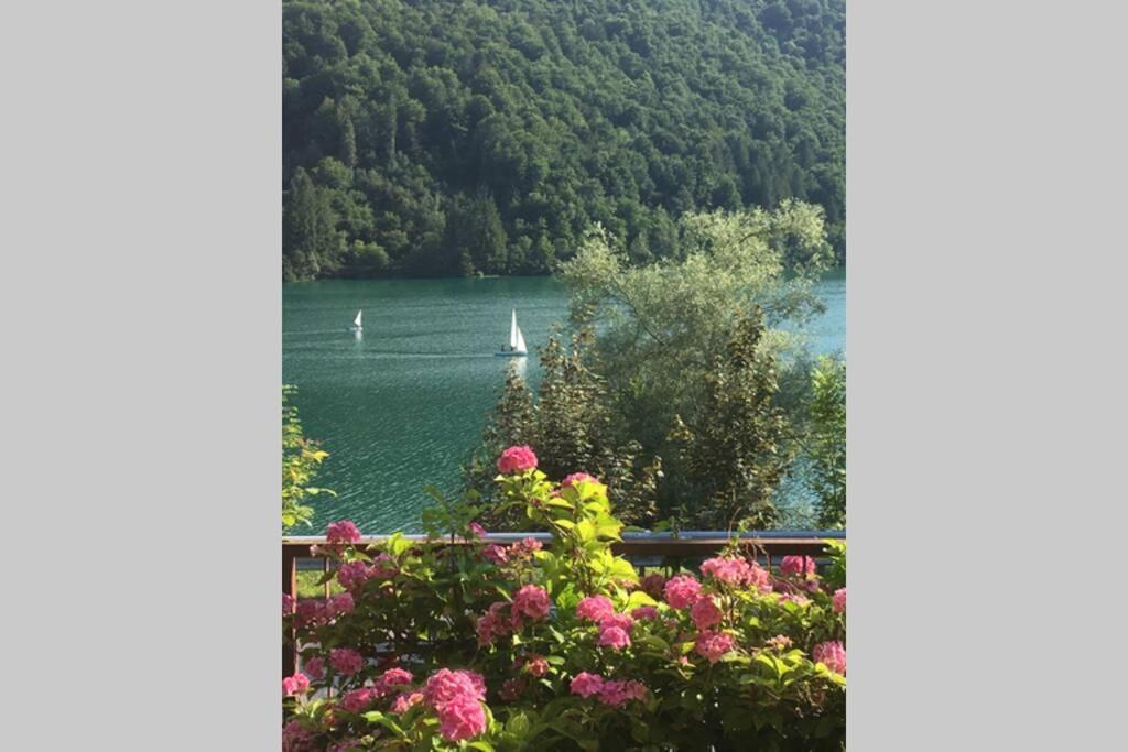 Casa A Schiera Fronte Lago Con Giardino Барчіс Екстер'єр фото