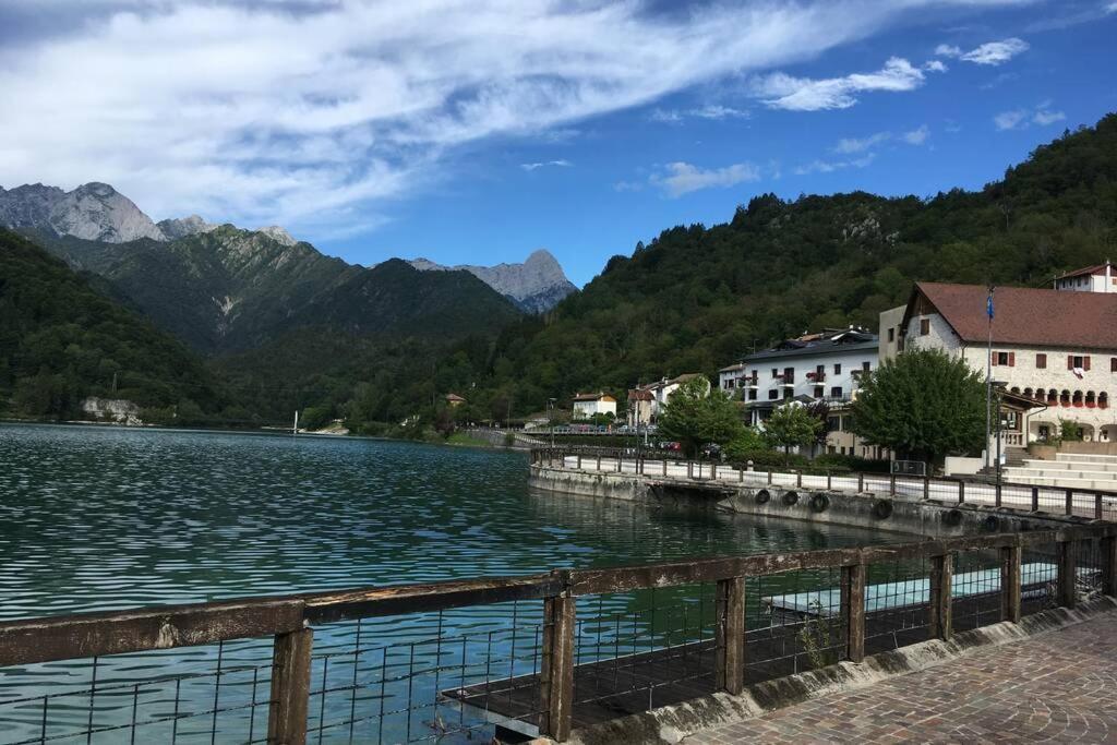 Casa A Schiera Fronte Lago Con Giardino Барчіс Екстер'єр фото